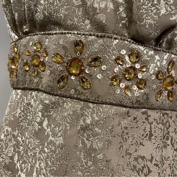 V-neck Elegant Cream / gold v-neck Sleeveless formal Dress size 12 - Picture 3 of 12